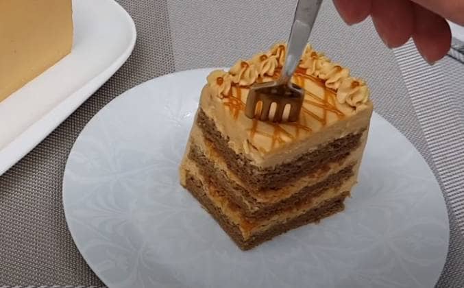Карамельний торт із вершковим сиром - покроковий рецепт приготування з фото
