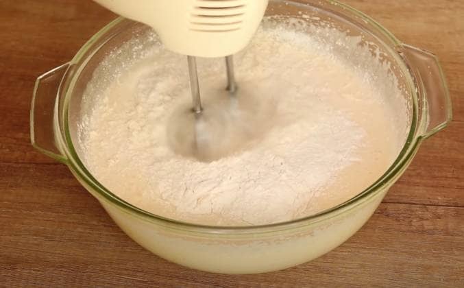 Пиріг "Зебра" на кефірі - простий покроковий рецепт з фото