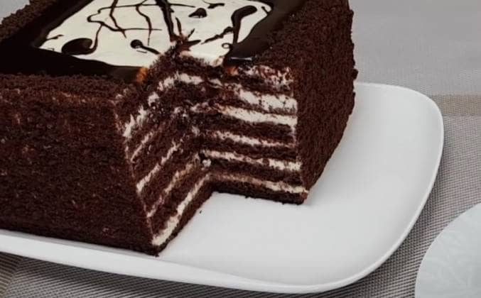 Торт "Шоколадний медовик" - рецепт з покроковим фото