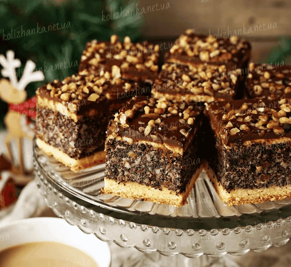 Маковий пиріг "Королівський" з горіхами та шоколадною глазур'ю