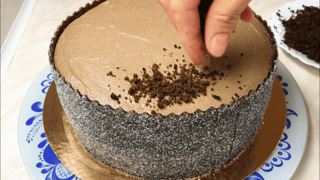 Шоколадний торт з ягідним прошарком - дуже смачний рецепт приготування