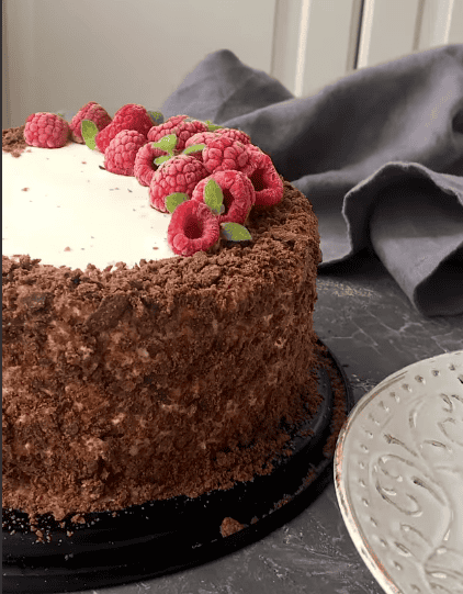 Шоколадний торт "Наполеон з малиною" - рецепт з покроковим фото