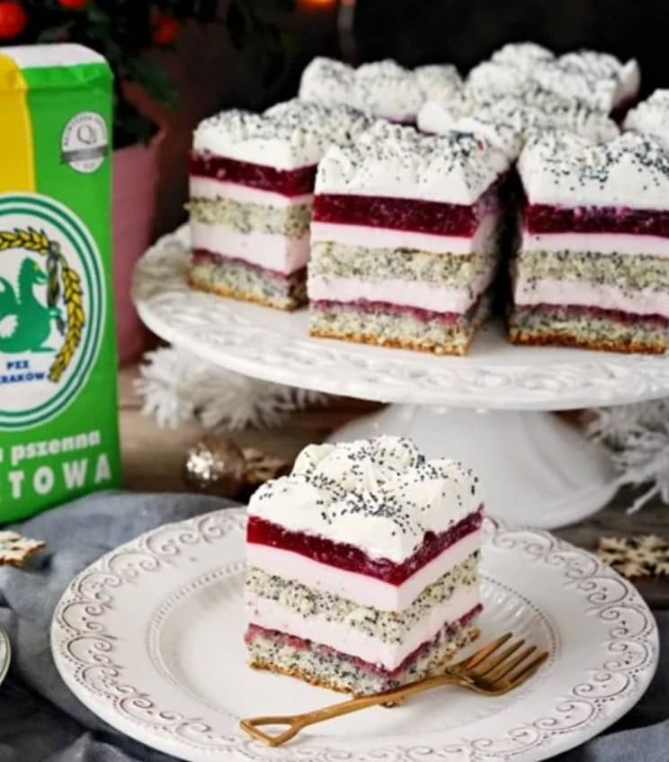 Торт "Вишнево-макова насолода" - смачна випічка до святкового столу