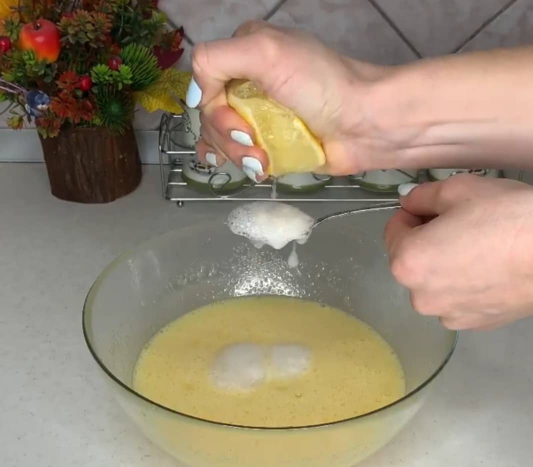 Торт "Лінивий медовик" - найсмачніший, і швидкий рецепт приготування з фото