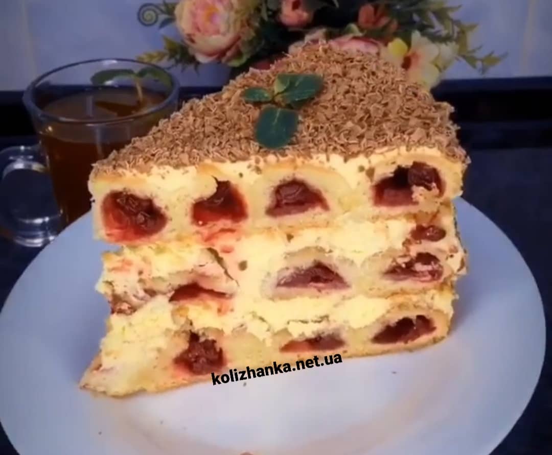 Торт "Вишневий сад" - дуже смачний, святковий десерт, який легко готується