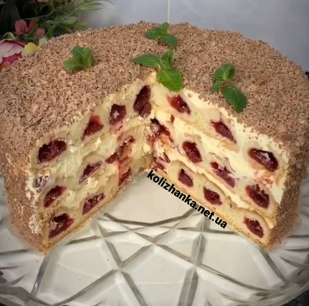 Торт "Вишневий сад" - дуже смачний, святковий десерт, який легко готується
