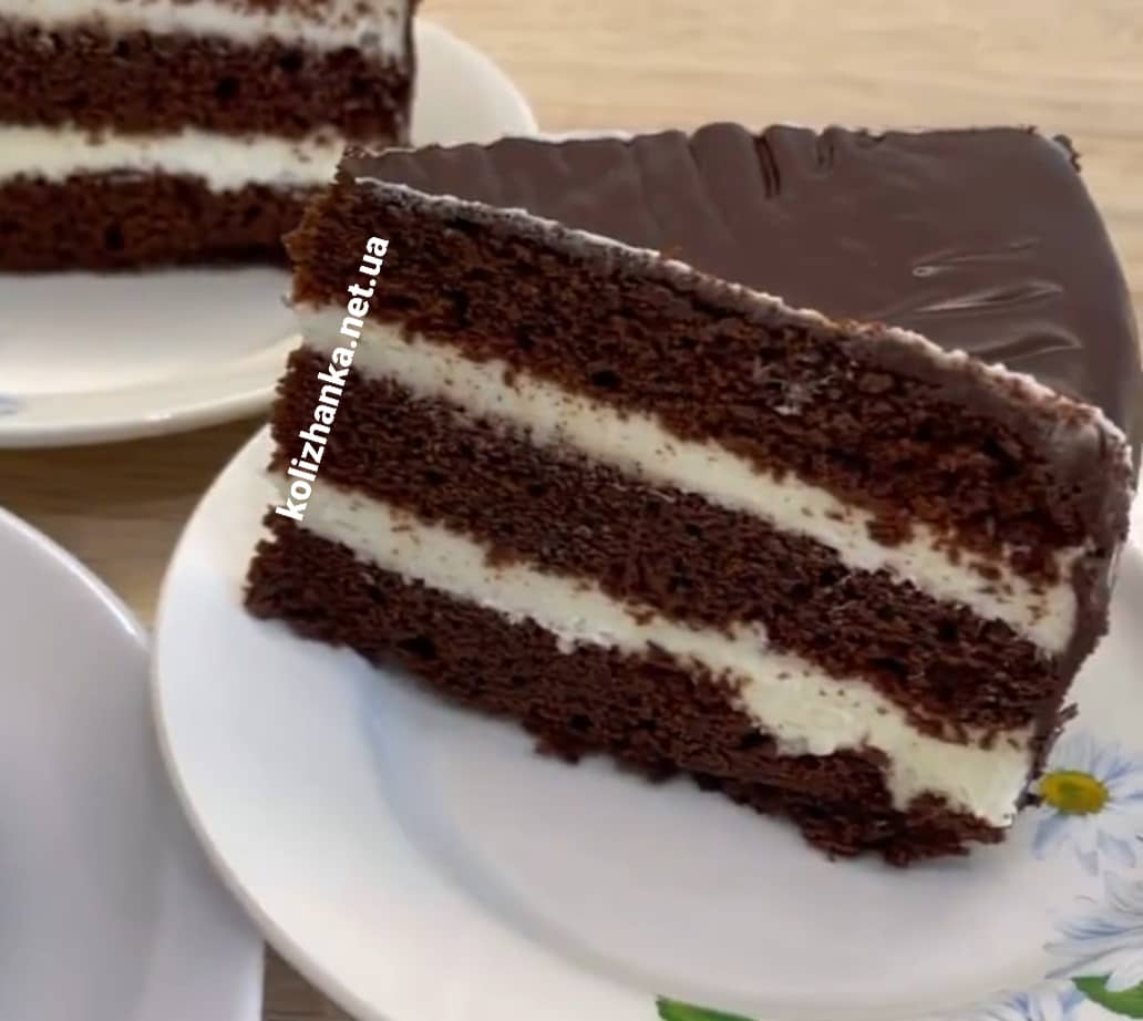 Шоколадний торт з крем Пломбіром - покроковий рецепт приготування