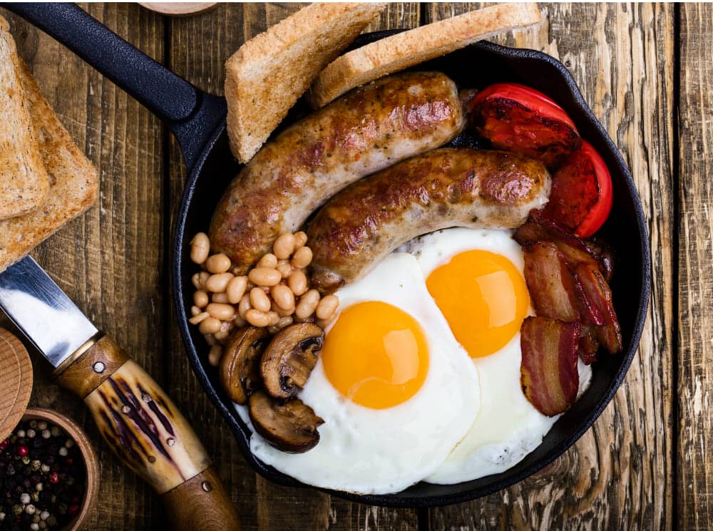Як готувати традиційний англійський сніданок: рецепт з історією (і без вівсянки)