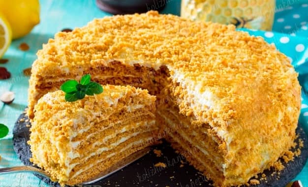 Медовий торт "Бджілка" - дуже смачний та простий рецепт приготування