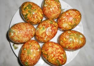 Як фарбувати яйця на Великдень 2022 року, найцікавіші та незвичайні способи