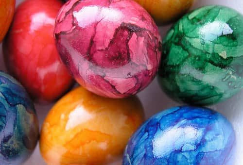 Як фарбувати яйця на Великдень 2022 року, найцікавіші та незвичайні способи